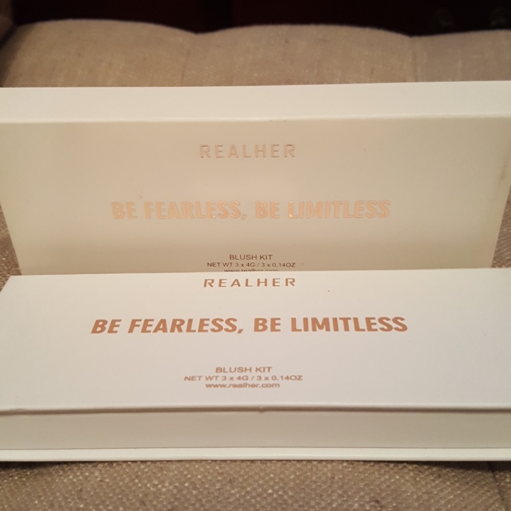 RealHer blush kit
